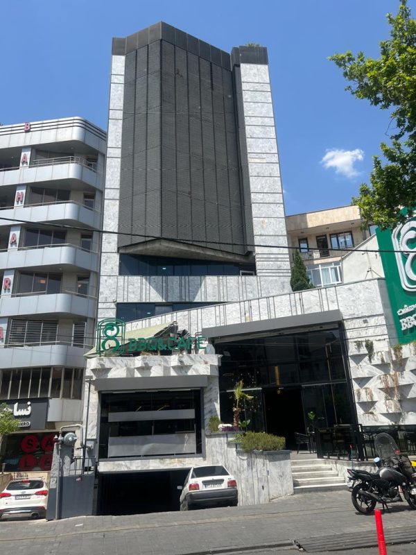 چینی الیگودرز سفید